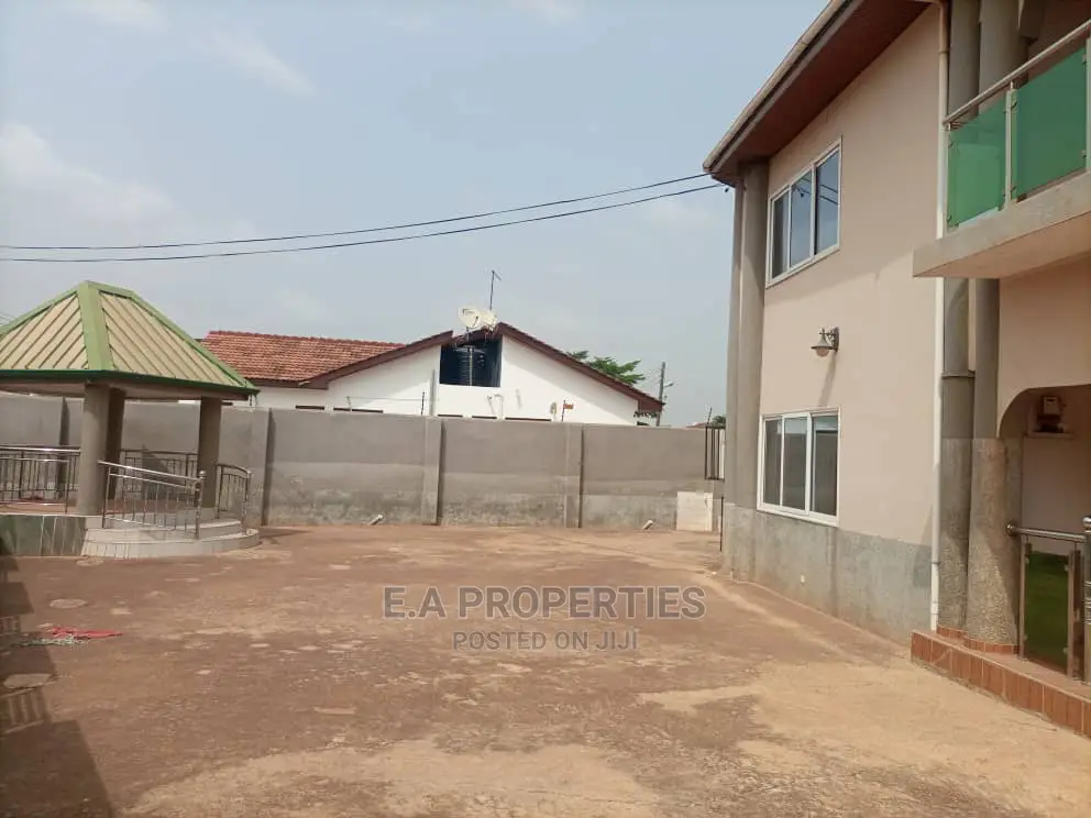 6bdrm House in E a Properties, Otano for Rent