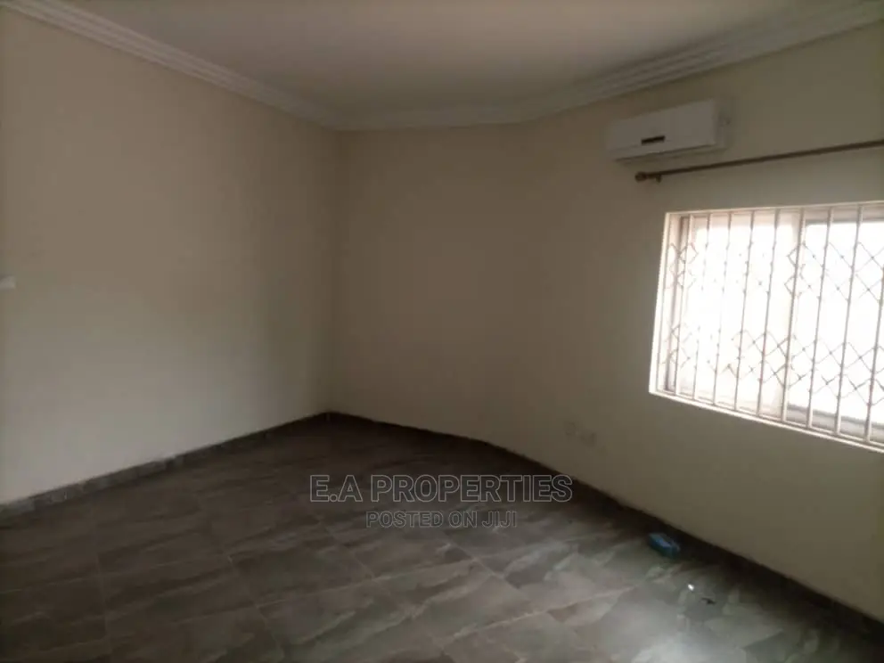 6bdrm House in E a Properties, Otano for Rent