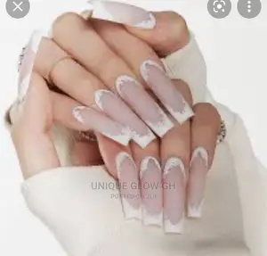 Professional Nail Technician Wanted