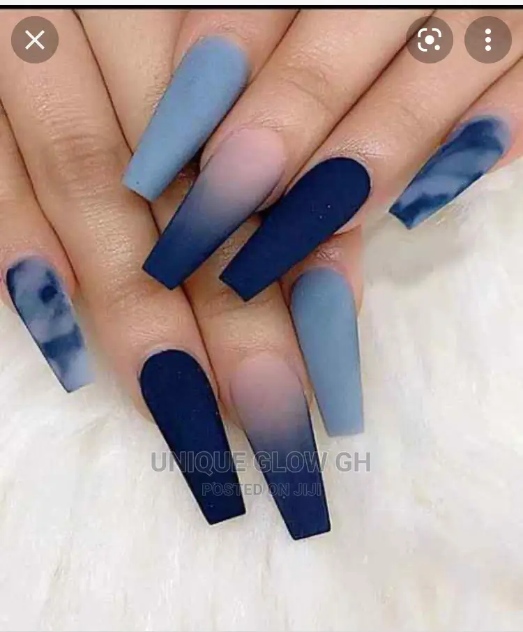 Professional Nail Technician Wanted