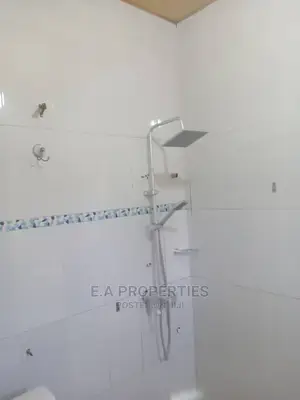 4bdrm House in E a Properties, School Junction for Rent