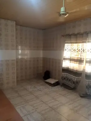 4bdrm House in E a Properties, School Junction for Rent
