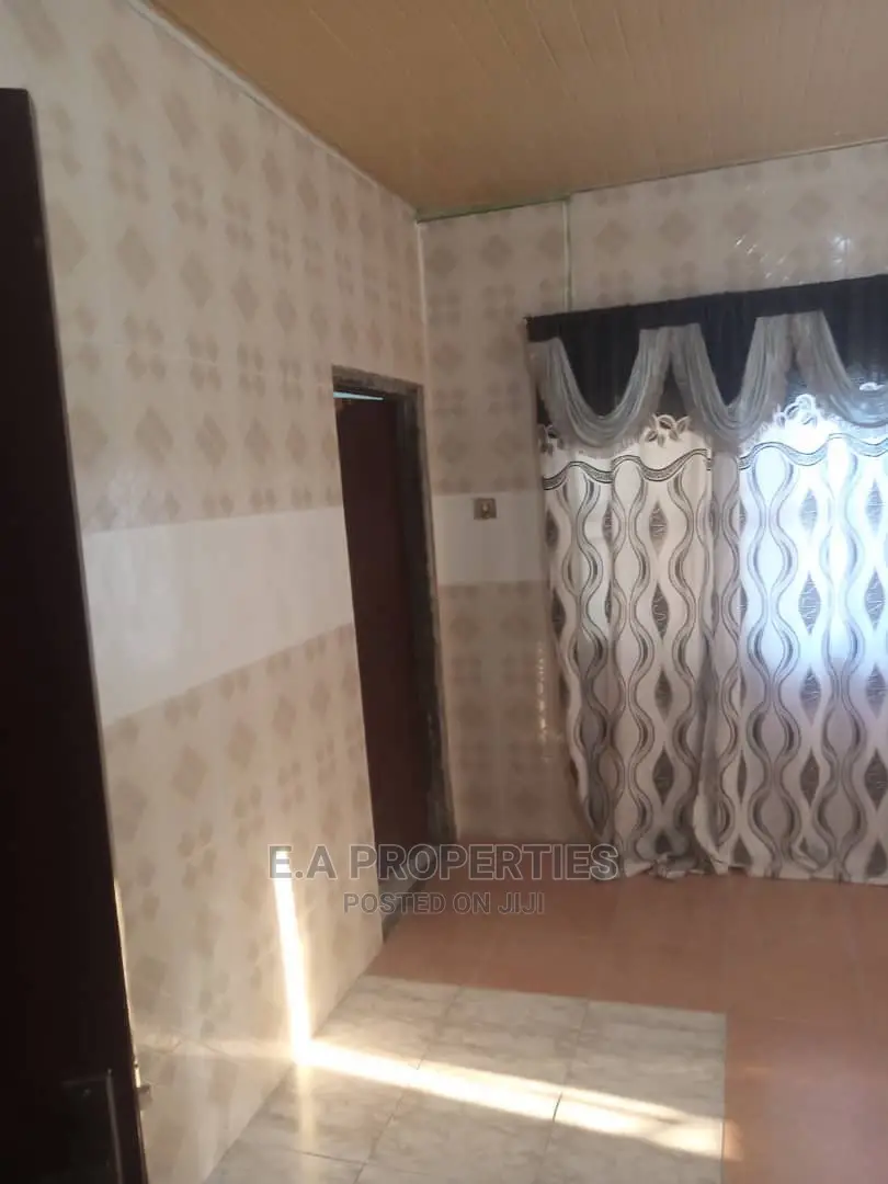 4bdrm House in E a Properties, School Junction for Rent