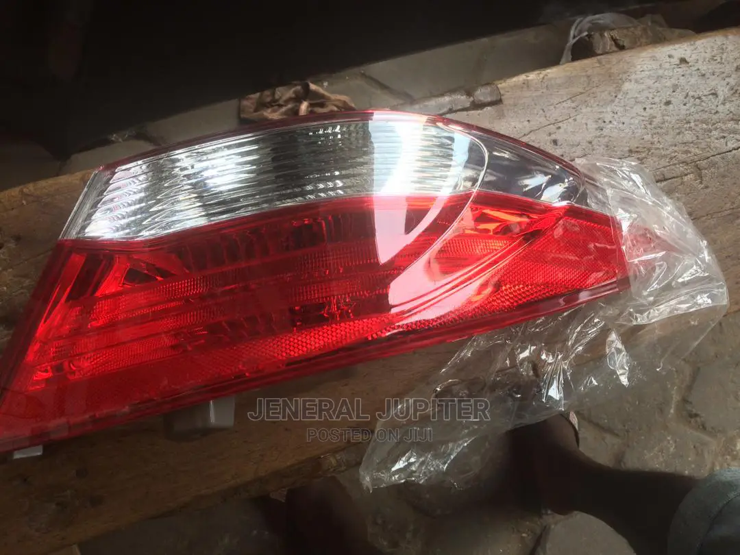 Toyota Camry 2016 Tail Light 1.