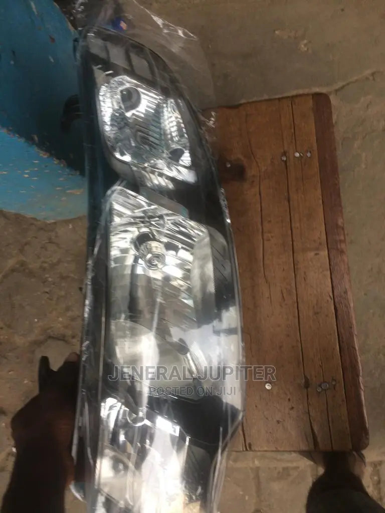 Kia Cerato/Forte 2009/11 Headlight Pair.