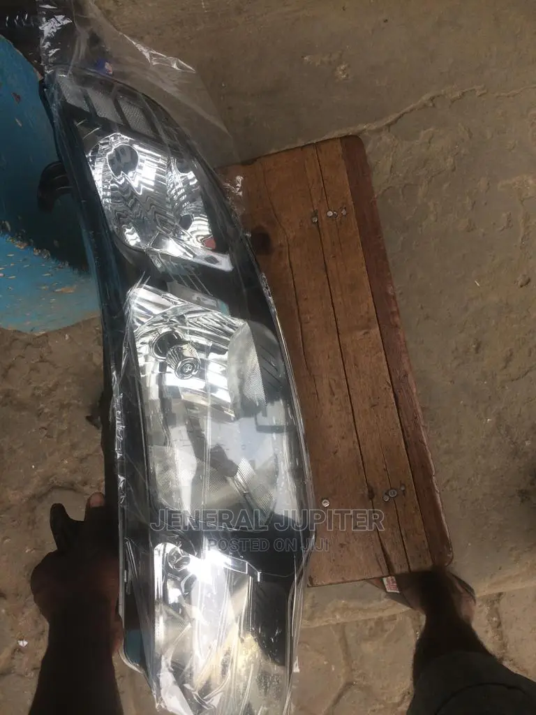 Kia Cerato/Forte 2009/11 Headlight Pair.