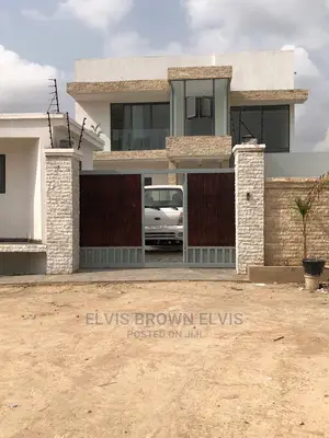 4bdrm Duplex in Living Large, Madina for Sale