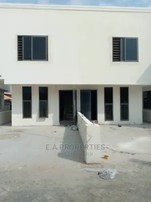 3bdrm House in E a Properties, School Junction for Rent