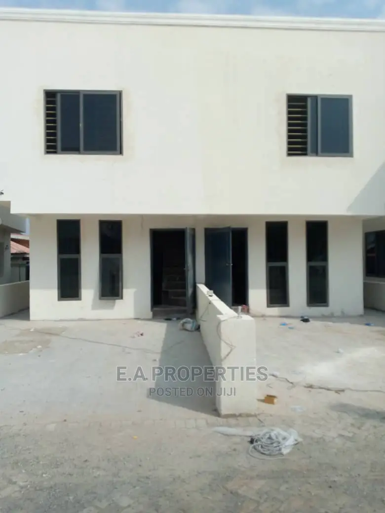 3bdrm House in E a Properties, School Junction for Rent