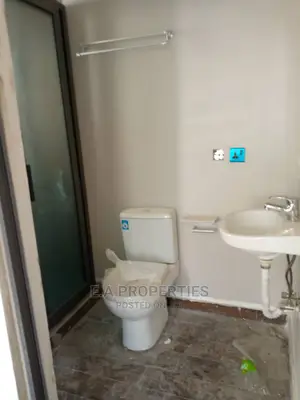 3bdrm House in E a Properties, School Junction for Rent
