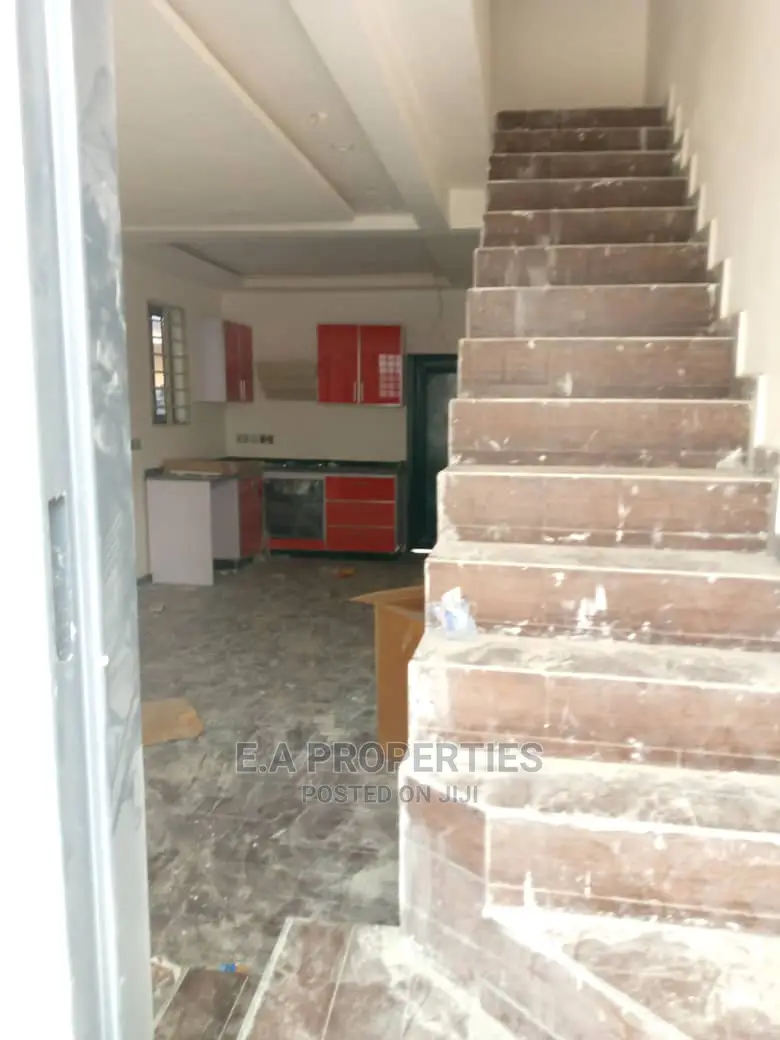 3bdrm House in E a Properties, School Junction for Rent