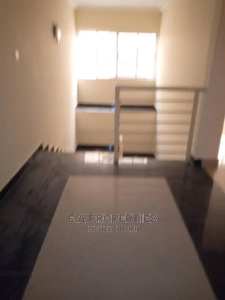 4bdrm House in E a Properties, School Junction for Rent