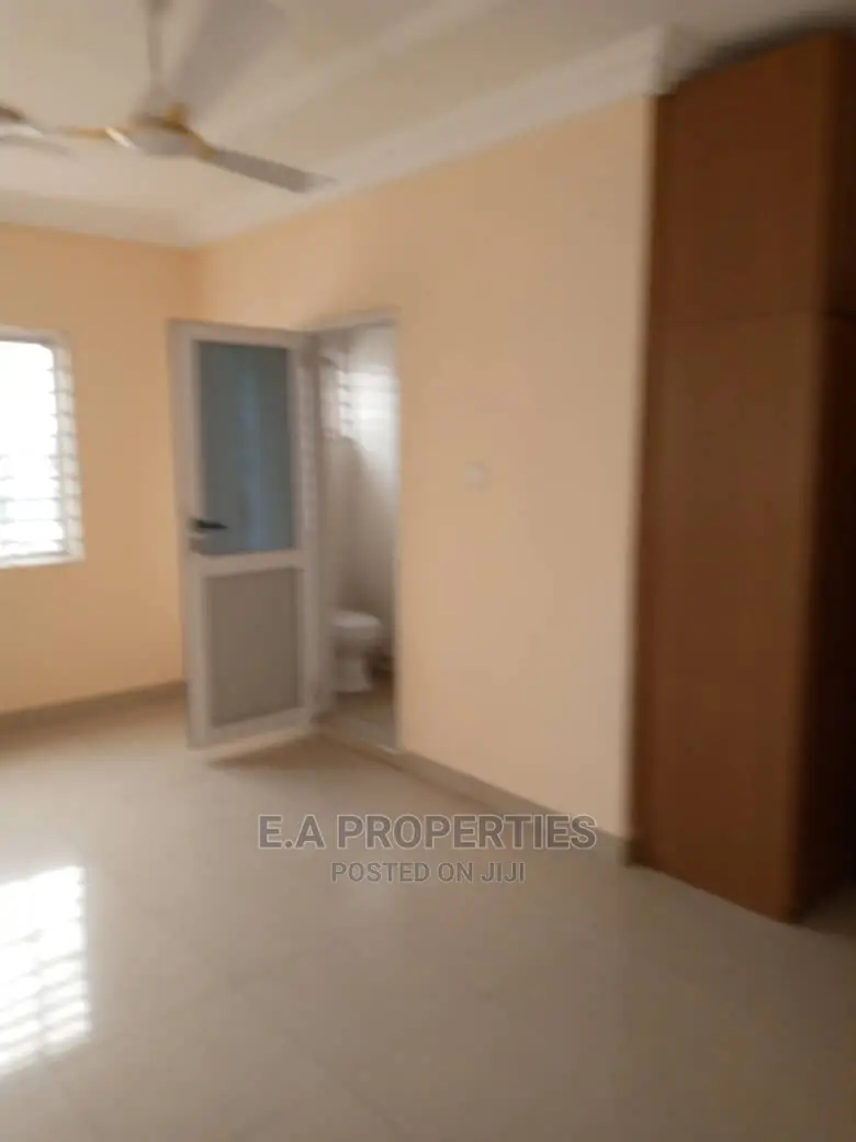 4bdrm House in E a Properties, School Junction for Rent
