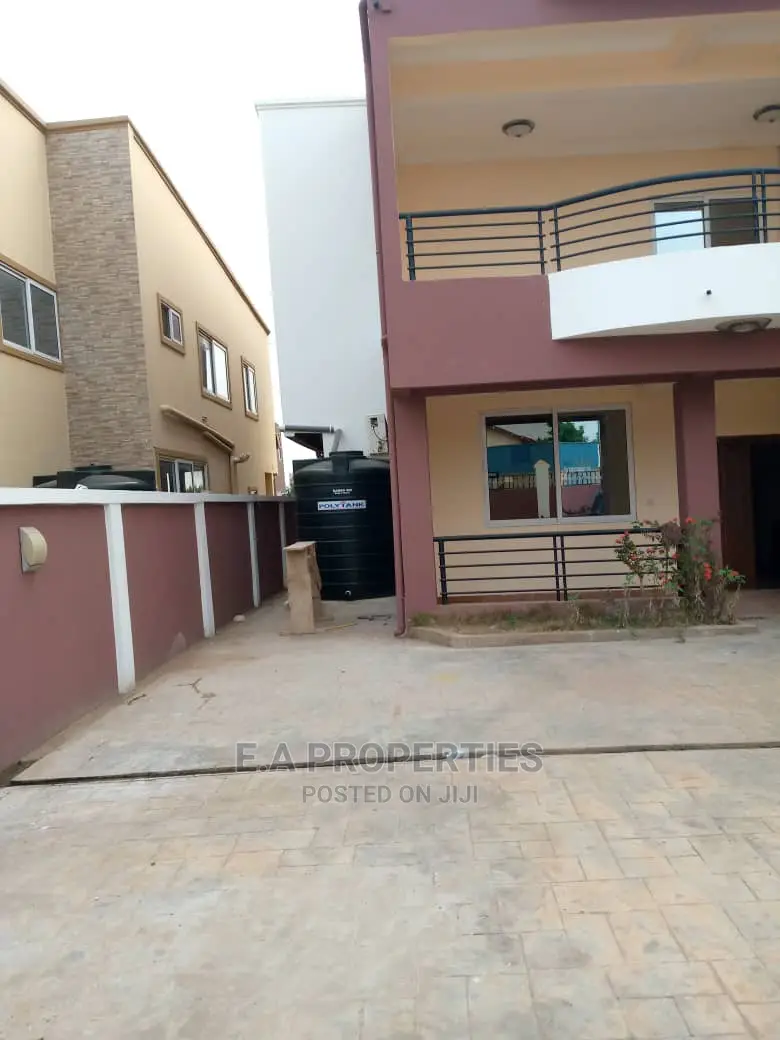 4bdrm House in E a Properties, School Junction for Rent