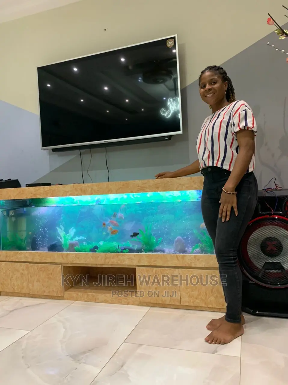 Tv Stand Aquarium With 15 Fishes Promo