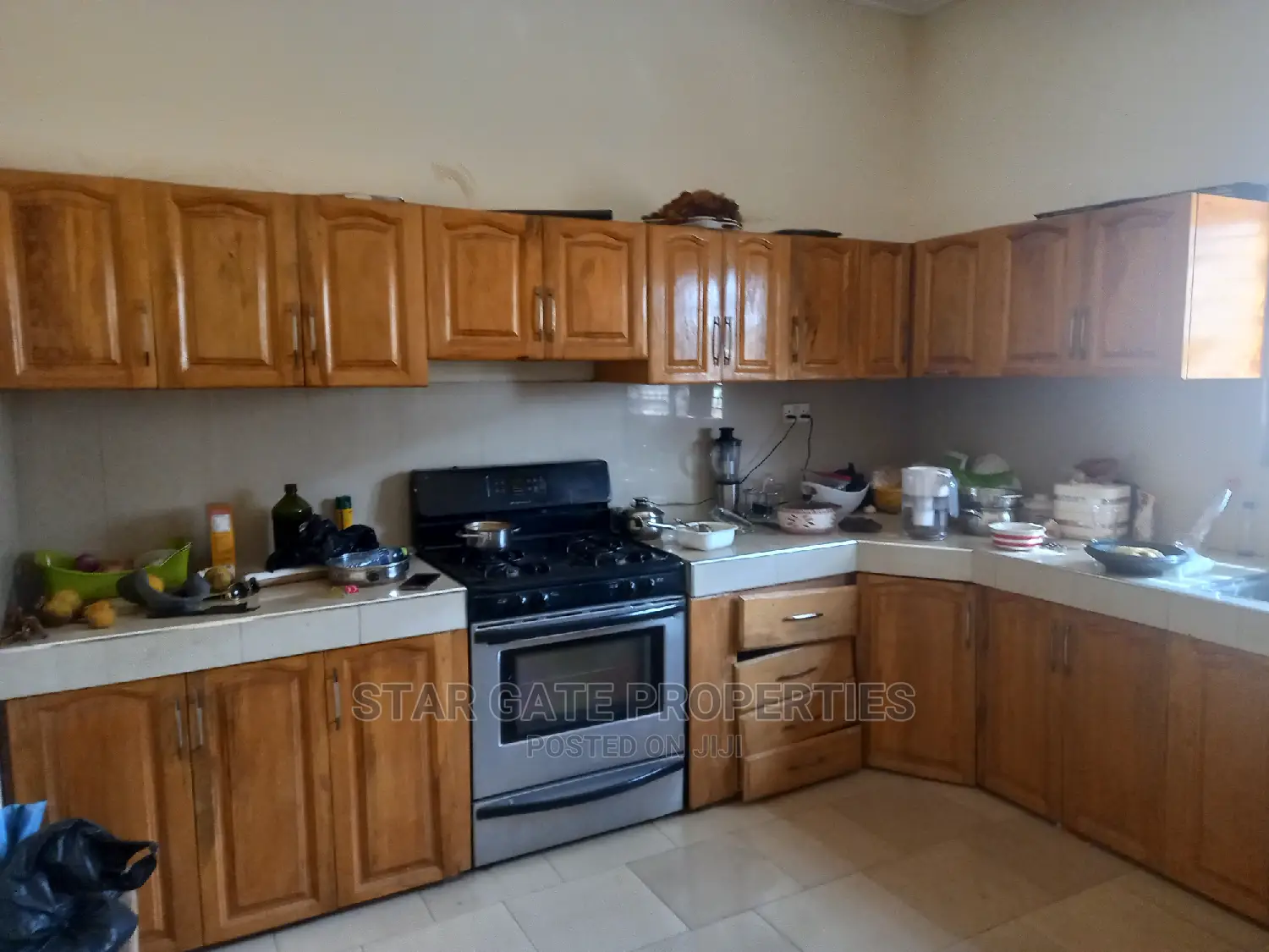 Furnished 6bdrm House in Star Gate Properties, Kumasi Metropolitan