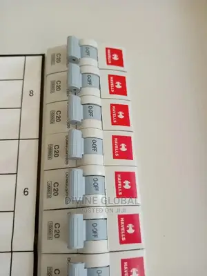 8way 3phase Distribution Board Havell Main Switch