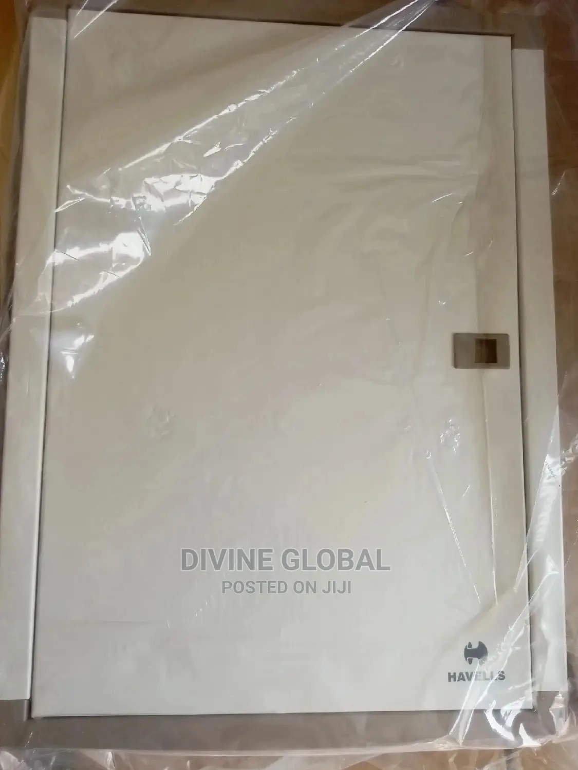 8way 3phase Distribution Board Havell Main Switch