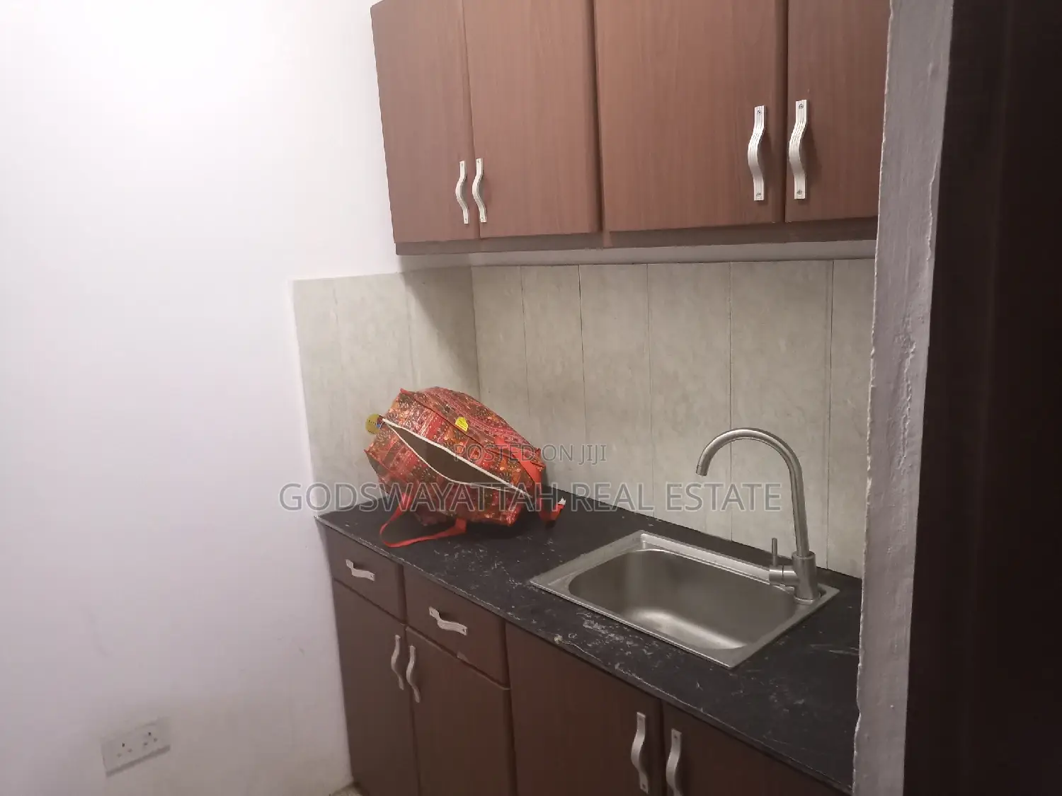 1bdrm Apartment in East Legon for rent