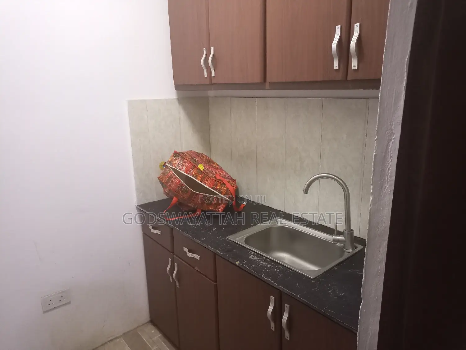1bdrm Apartment in East Legon for rent