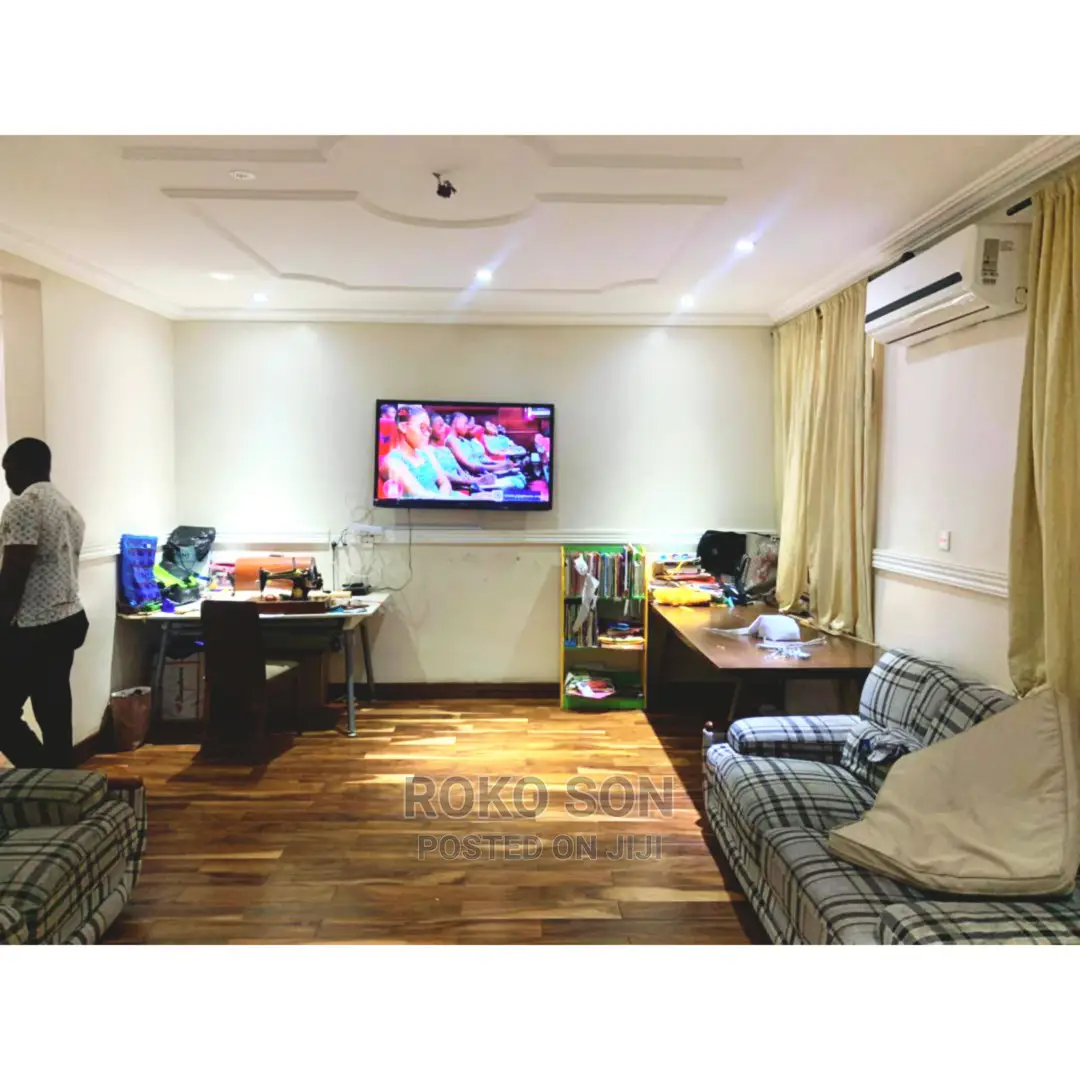 5bdrm Mansion in Dr Roko, Spintex for sale