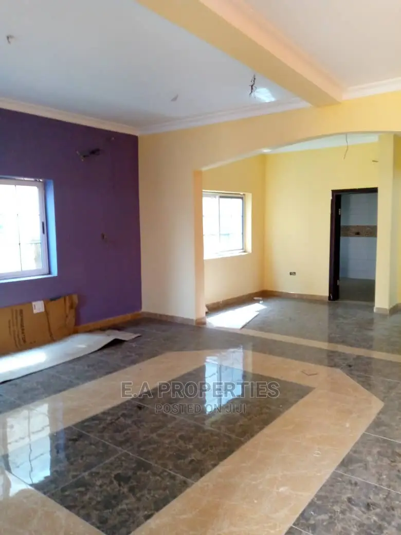 4bdrm House in E a Properties, Otano for Sale