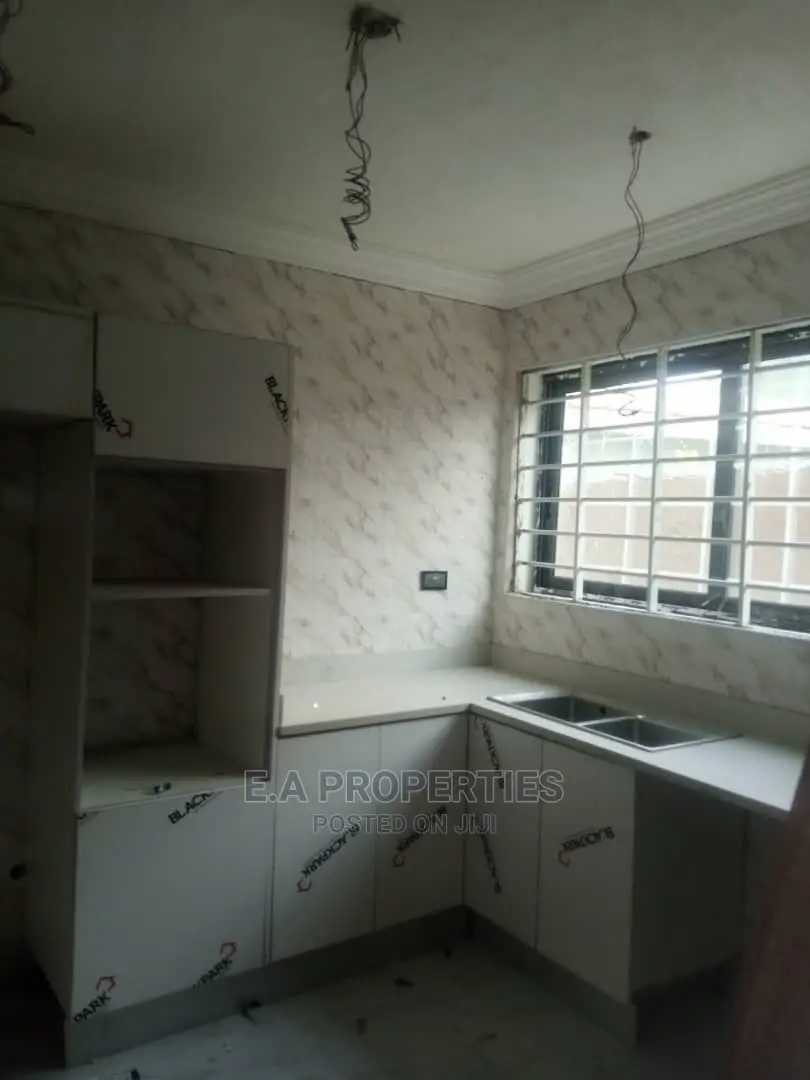 2bdrm Apartment in E a Properties, School Junction for Rent