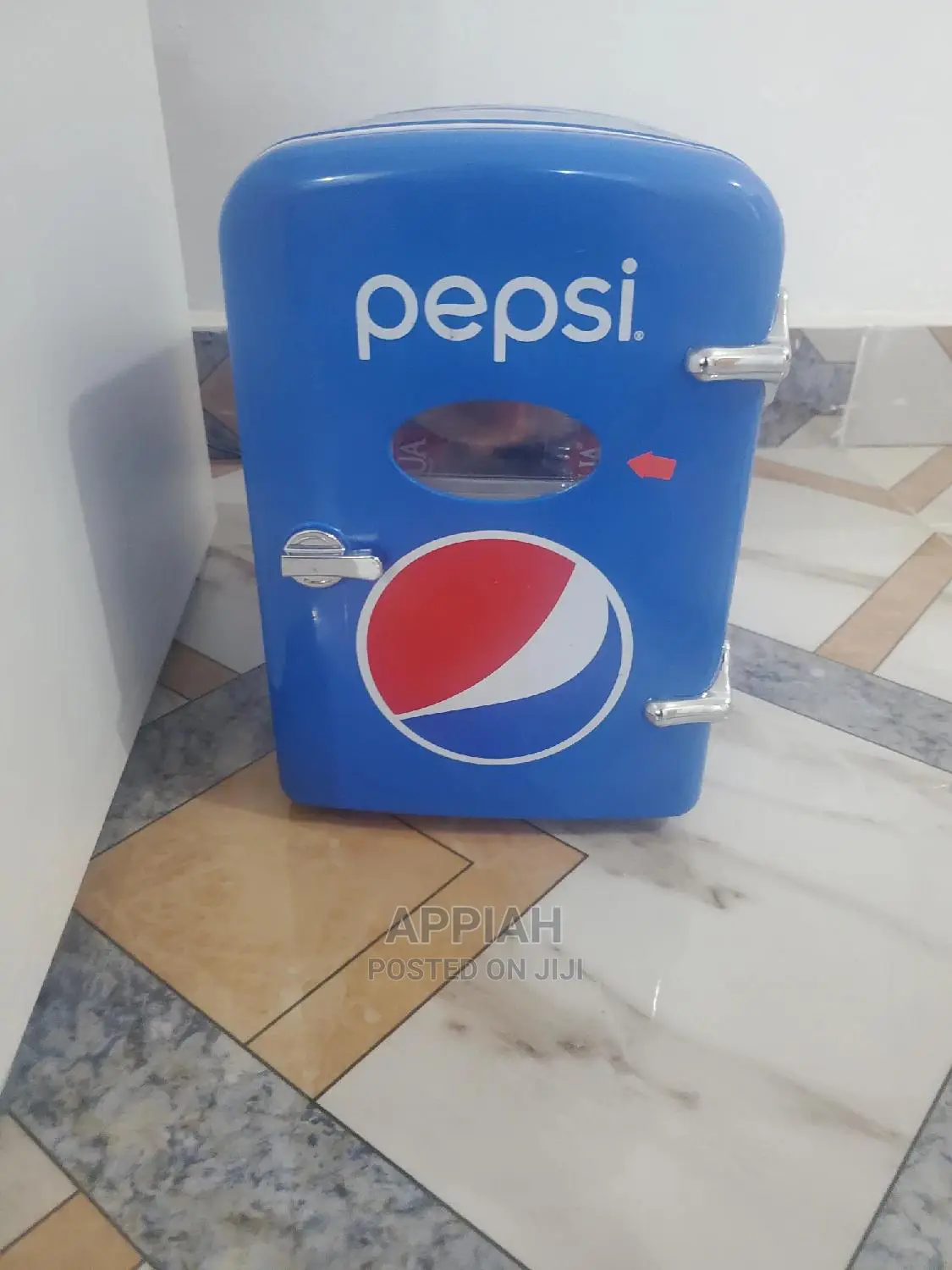 6 Can Pepsi Mini Refrigerator