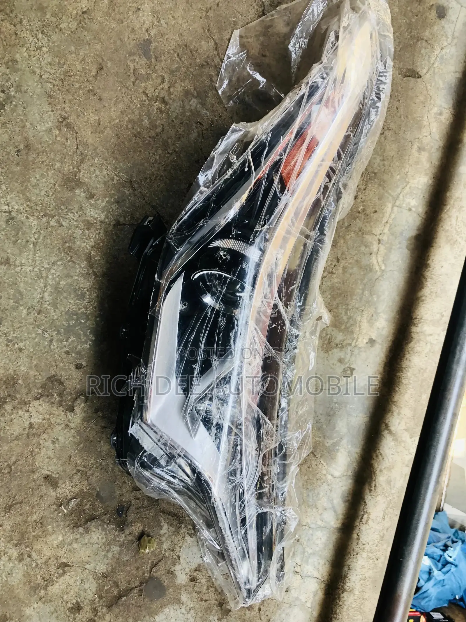CHR 2018 Headlight Pair I Have Taillight Bumper / Fender