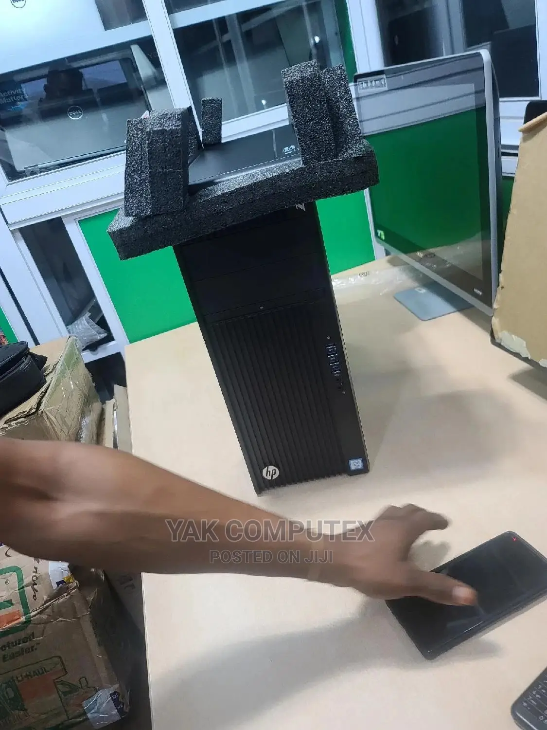 New Desktop Computer HP Z440 16GB Intel Xeon HDD 1T