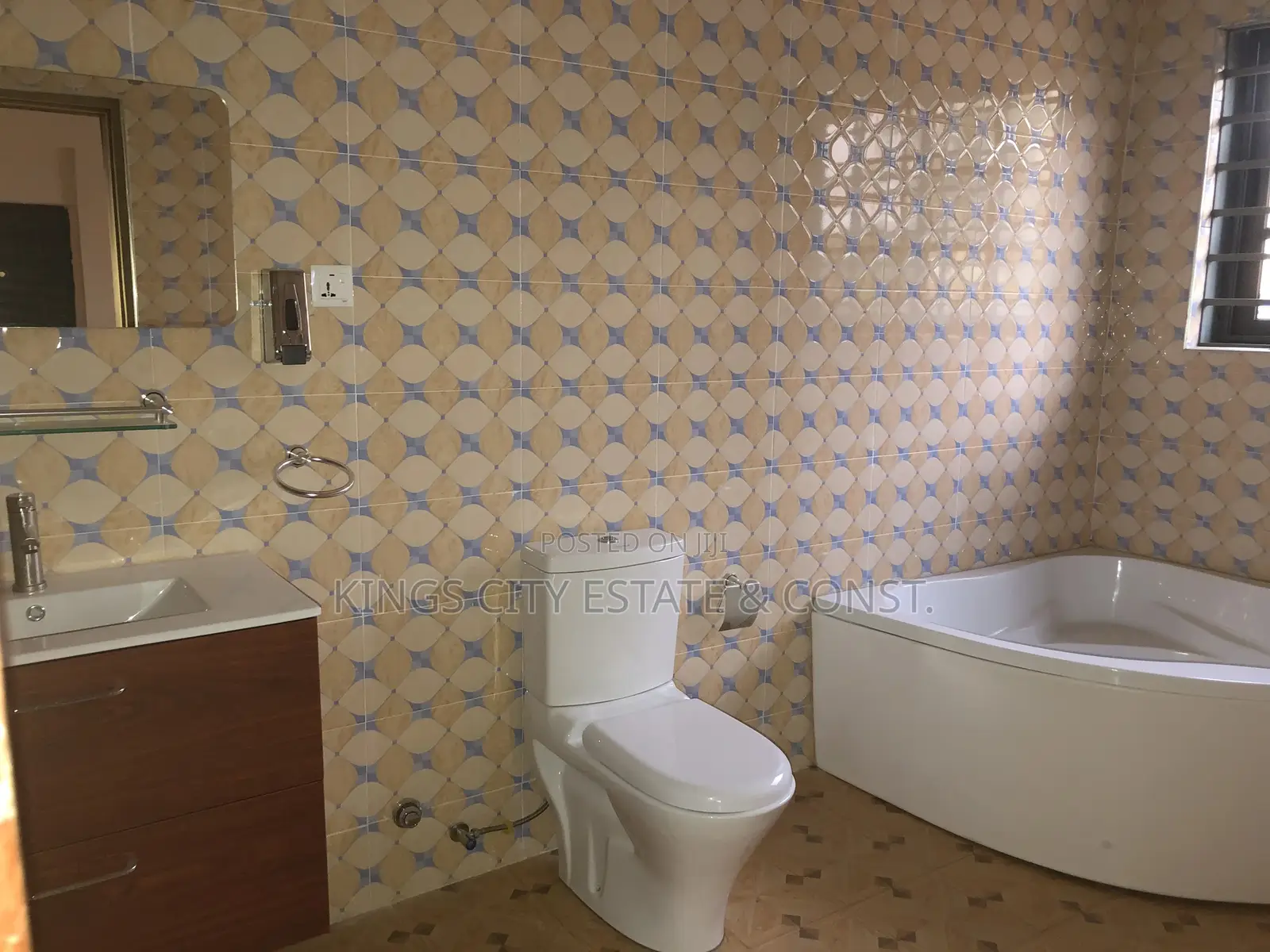 6bdrm House in Acp Estate, Dome for sale