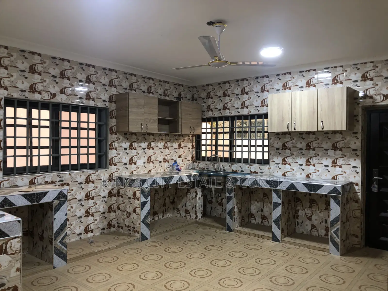 6bdrm House in Acp Estate, Dome for sale