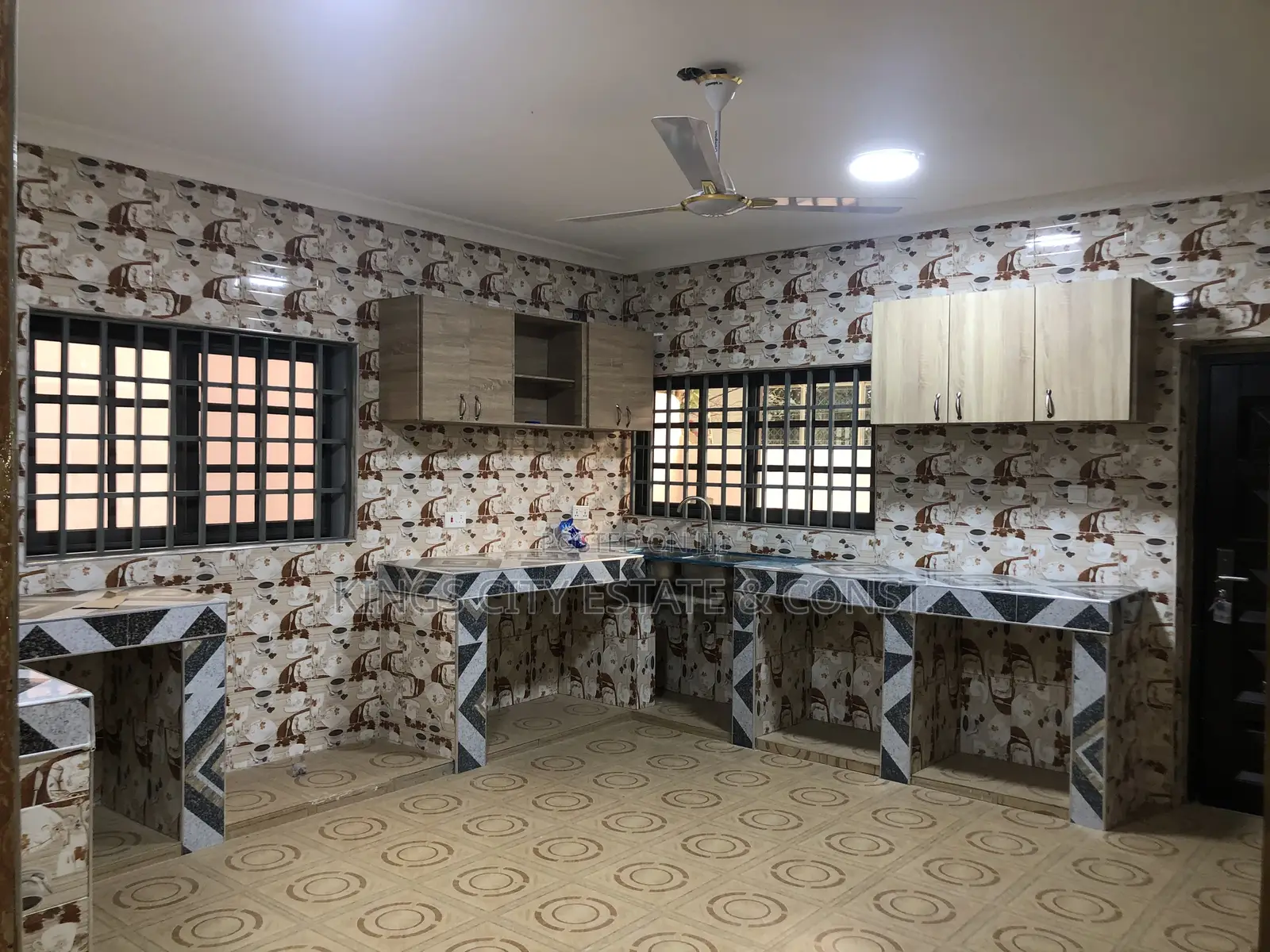 6bdrm House in Acp Estate, Dome for sale