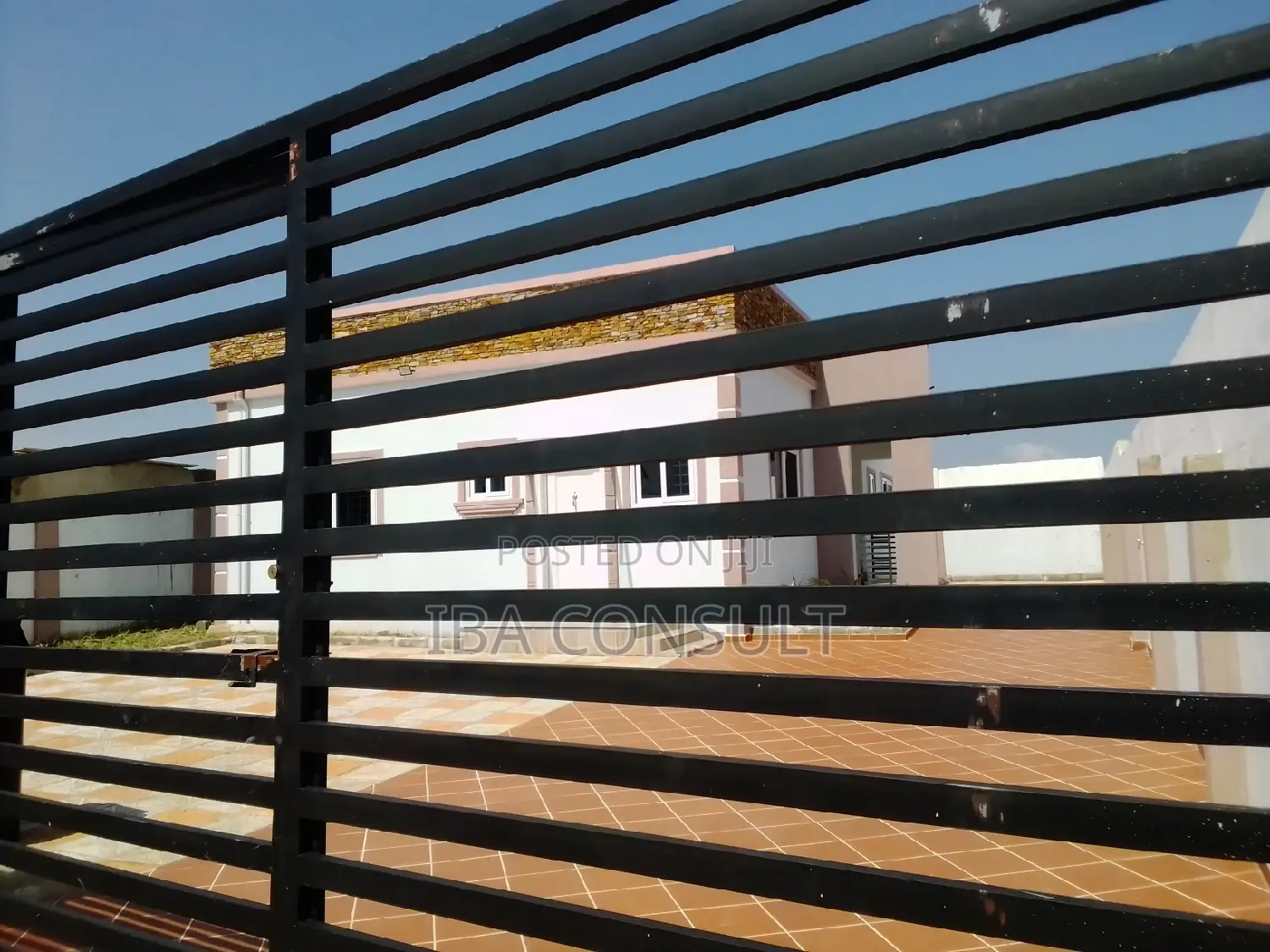 Furnished 3bdrm House in Data Center Amrahia, Adenta for sale