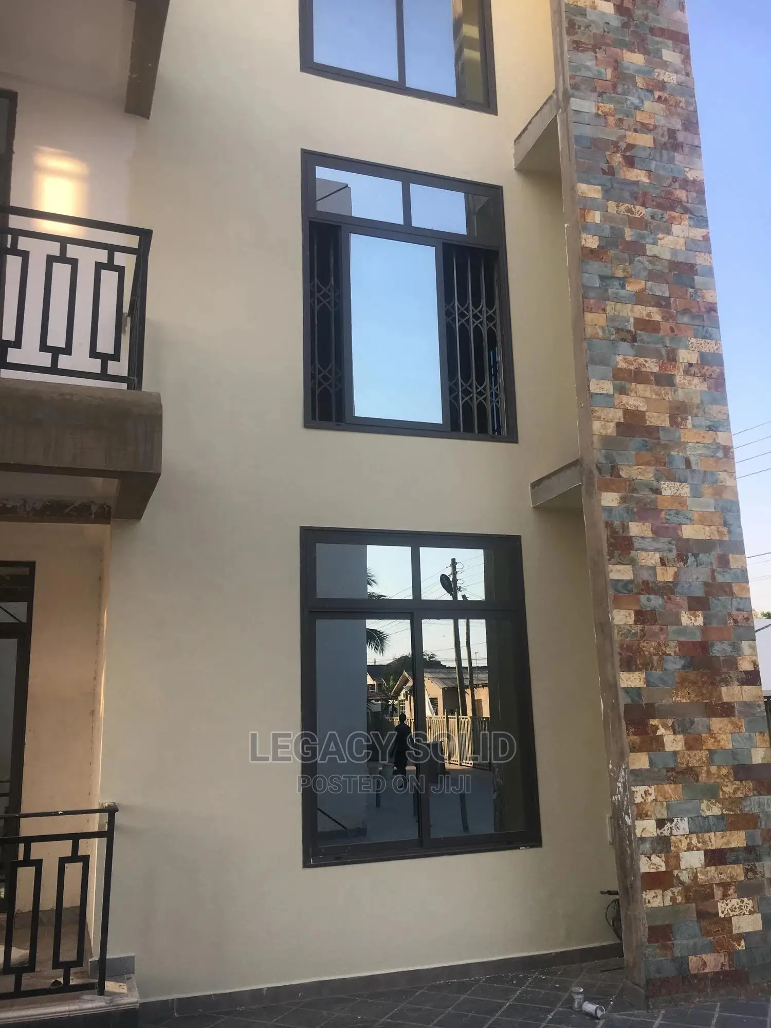 1bdrm Apartment in Legacy Consult, Spintex for rent