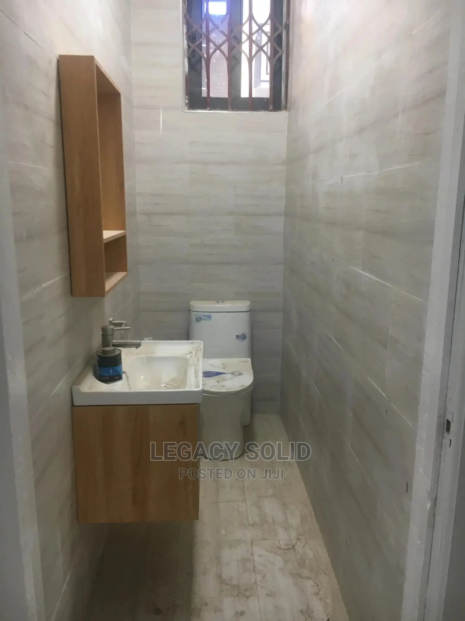 1bdrm Apartment in Legacy Consult, Spintex for rent
