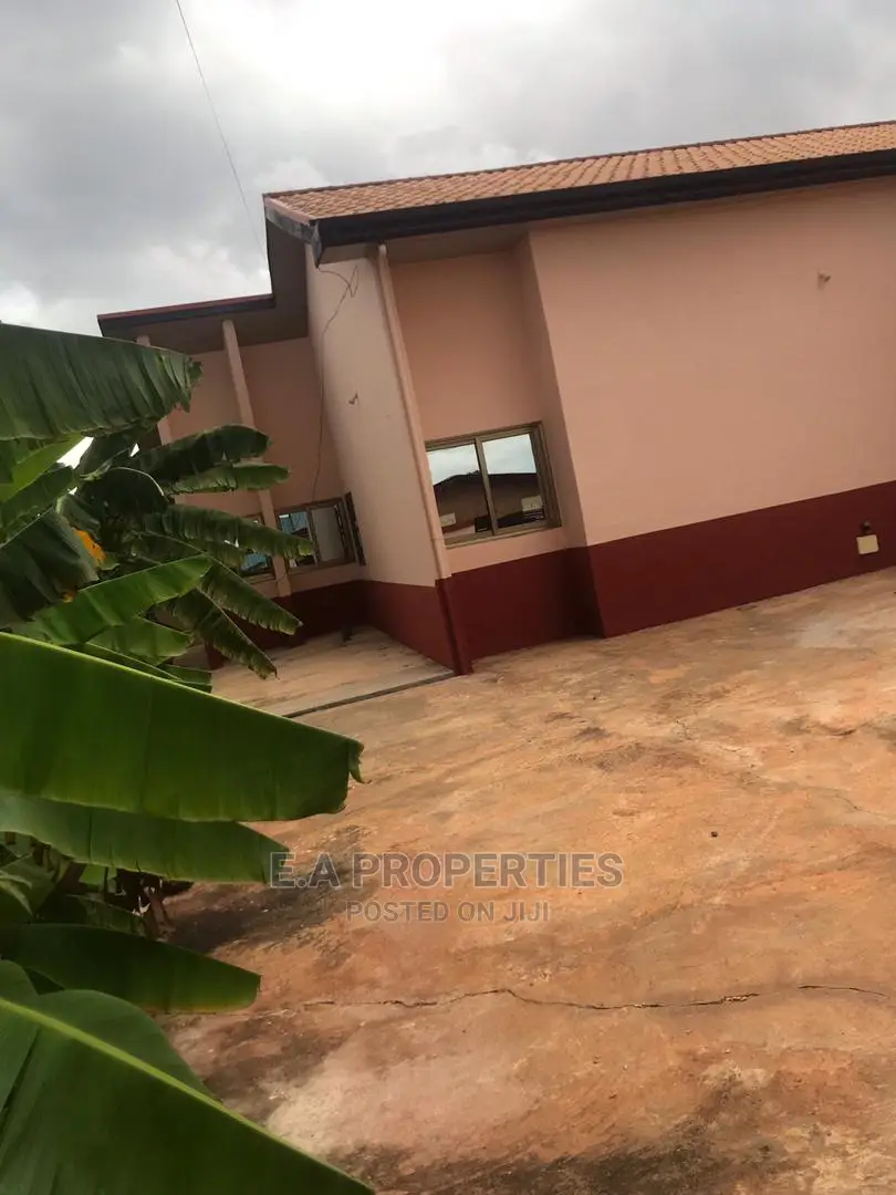 4bdrm House in E a Properties, Housing Down for Rent