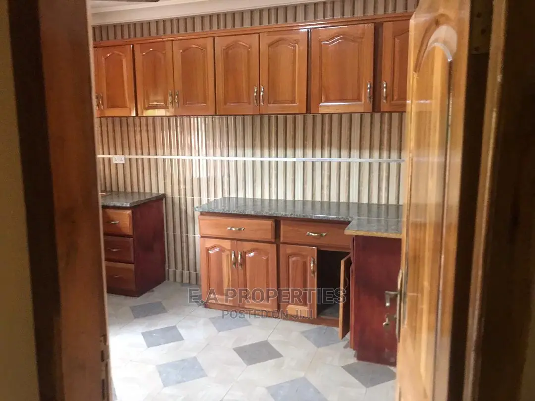 4bdrm House in E a Properties, Housing Down for Rent