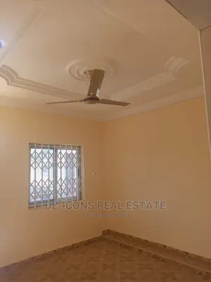 1bdrm Duplex in De-Icons Real Estate, Awutu Senya East Municipal