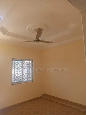 1bdrm Duplex in De-Icons Real Estate, Awutu Senya East Municipal