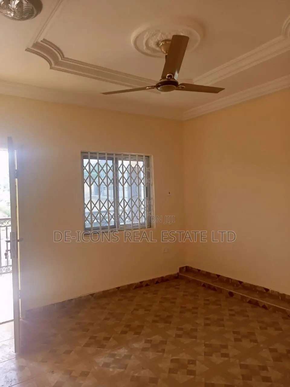 1bdrm Duplex in De-Icons Real Estate, Awutu Senya East Municipal