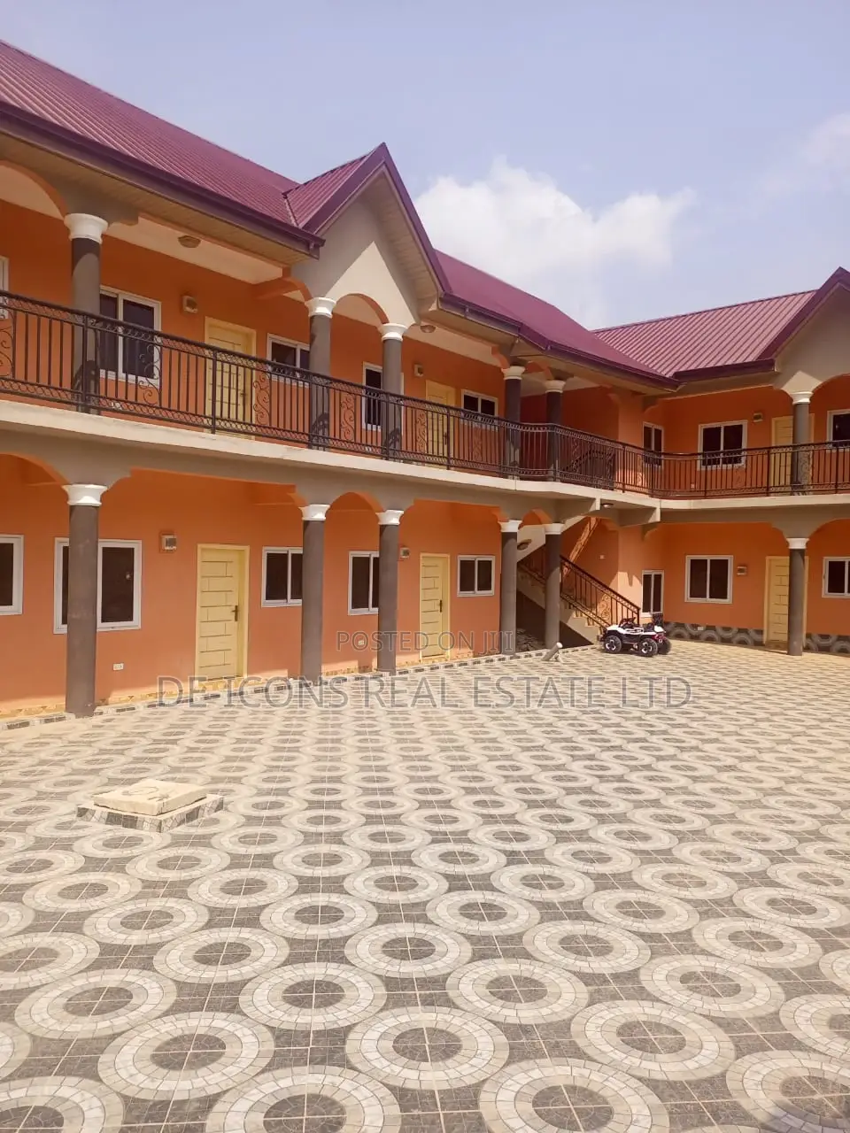 1bdrm Duplex in De-Icons Real Estate, Awutu Senya East Municipal
