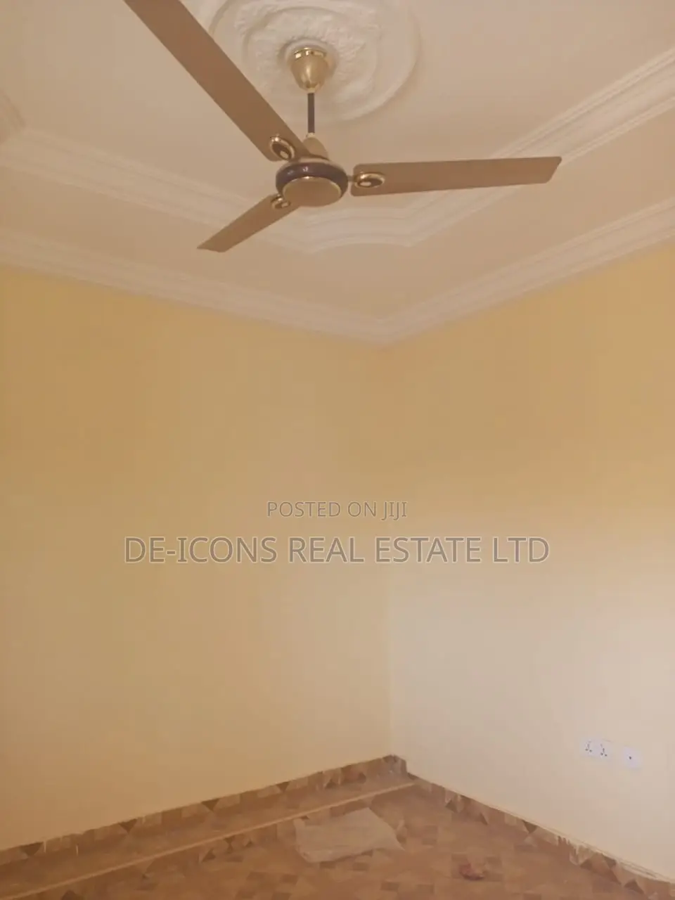 1bdrm Duplex in De-Icons Real Estate, Awutu Senya East Municipal