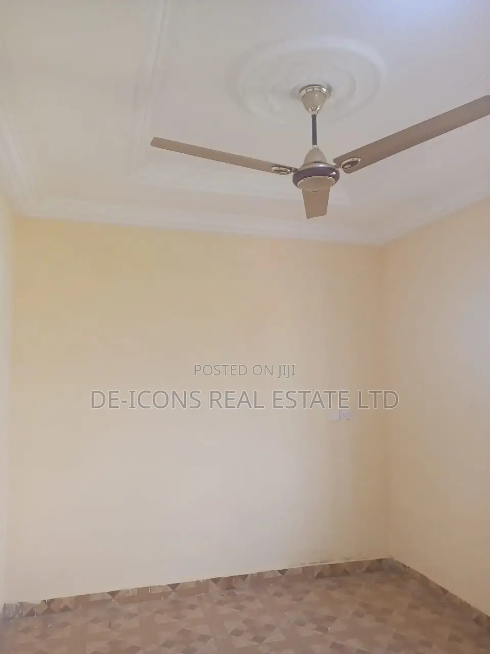 1bdrm Duplex in De-Icons Real Estate, Awutu Senya East Municipal