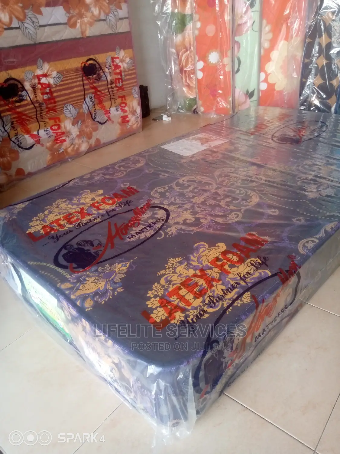 Latex Foam Mattress*8" 1 Half Size