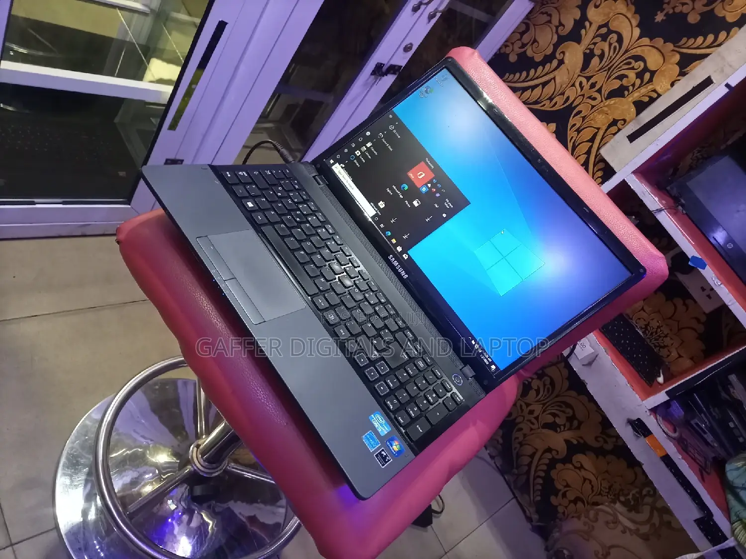 New Laptop Samsung N130 4GB Intel Core I3 HDD 320GB