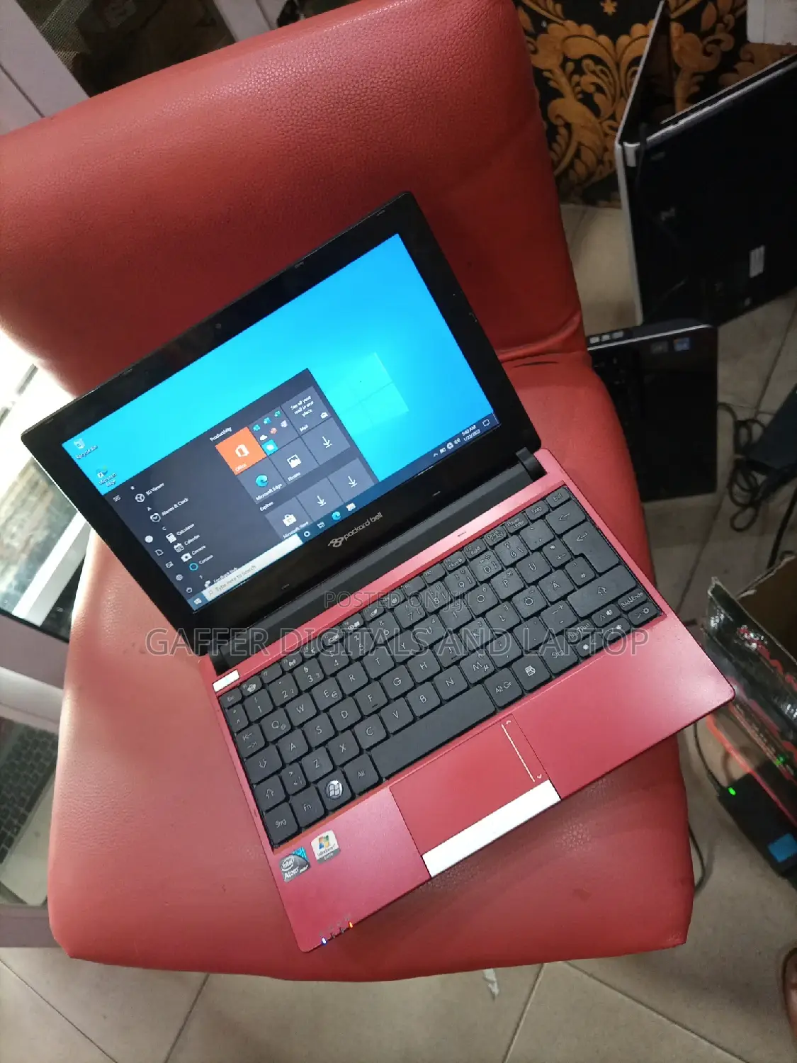 New Laptop Acer Aspire 1 2GB Intel Atom HDD 256GB