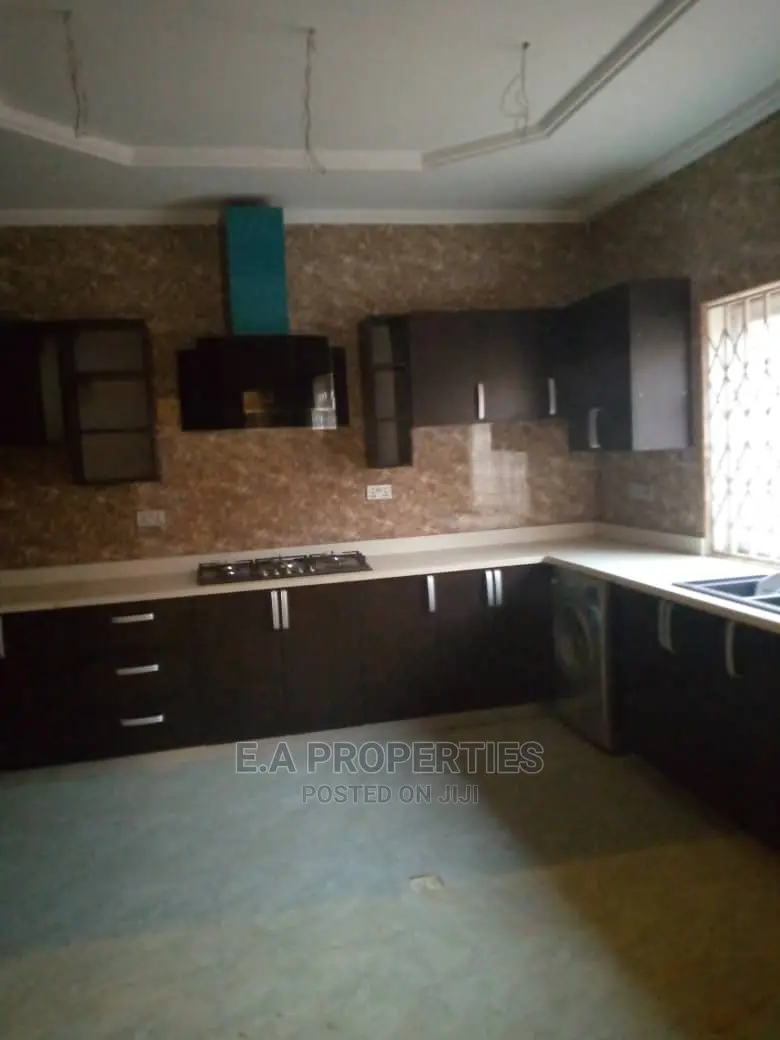4bdrm House in E a Properties, Asore Junction for Sale