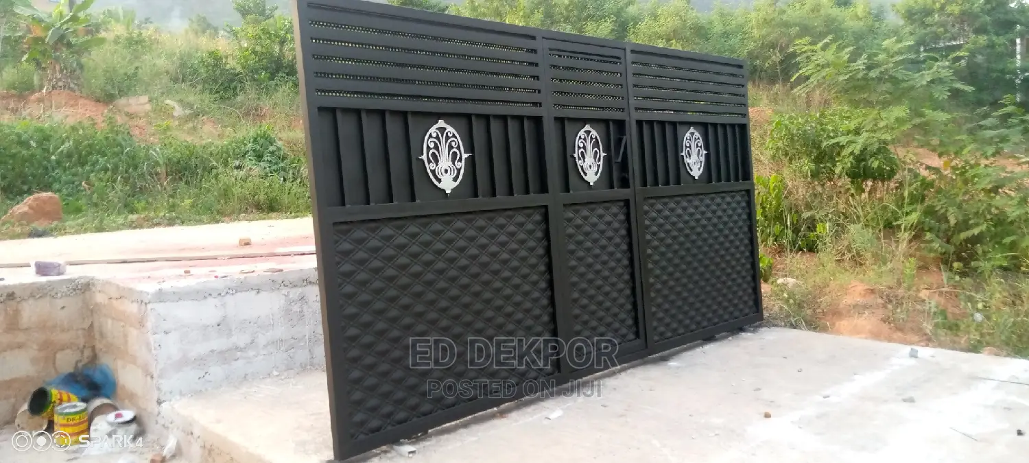 Strong Metal Gate