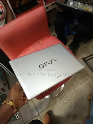 New Laptop Sony VAIO E14133CN 4GB Intel Core I3 HDD 500GB
